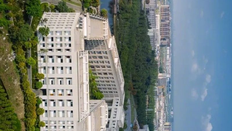 高频电容在电子设备中的应用与选购要点**